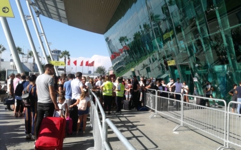 TIA njofton udhetaret: Tamponi PCR mund te kryet edhe ne aeroport
